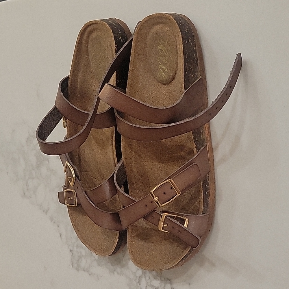 Aerie Strappy Sandals Womens Size 7.5 brown straps